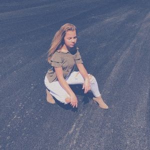 Meet your Posher, Courtney